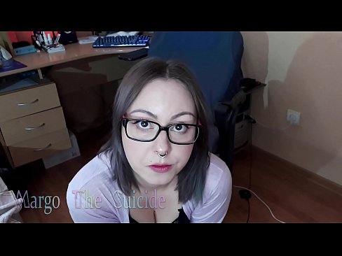 ❤️ Kynþokkafull stelpa með gleraugu sýgur dildó djúpt á myndavélinni ❤️❌ Kynlíf á klám is.porno-negrov.ru ❌️